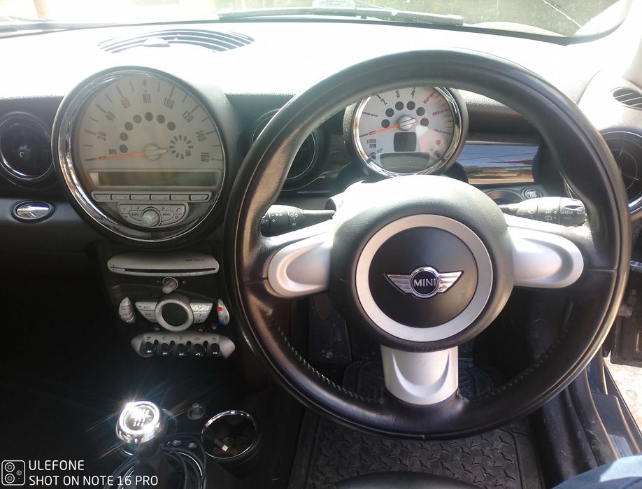 Masina Mini-Cooper