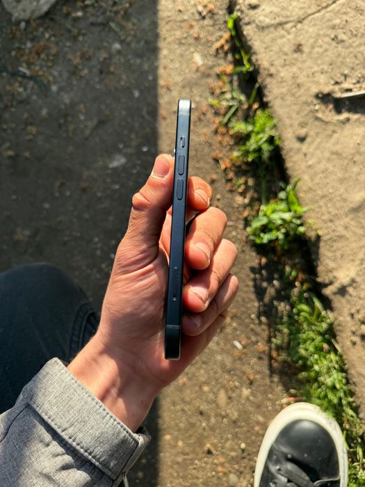 iPhone 15 impecabil