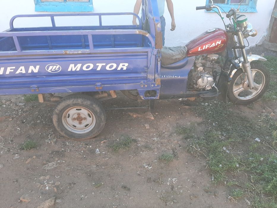 Продам трицикл Lifan