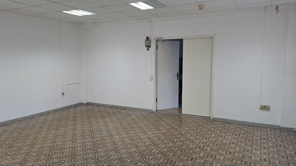 Сдам офис на первом этаже