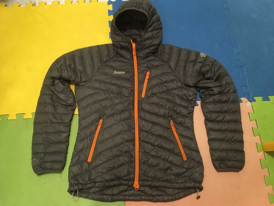 ''Bergans 5397 Slingsbytind Down''оригинално дамско пухено яке Л разм