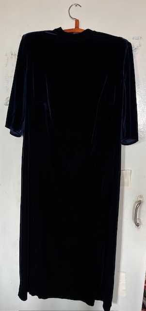 Нарядное длинное бархатное платье