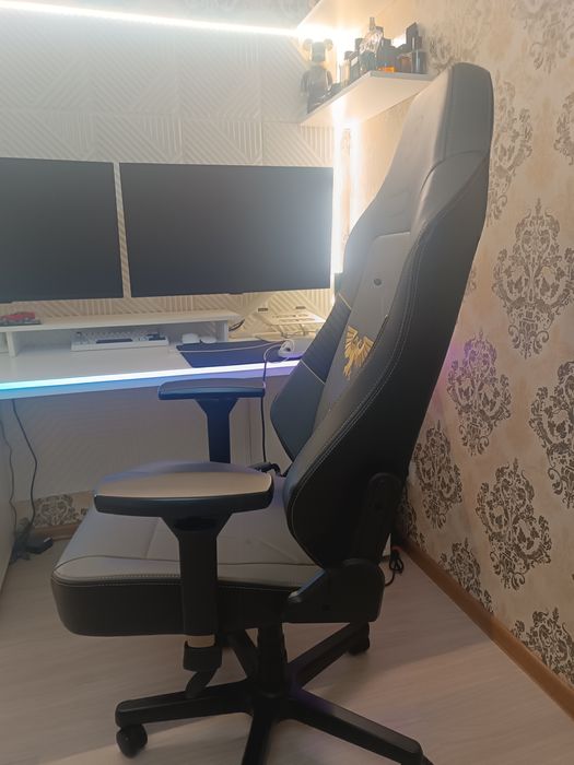 Срочно Игровое кресло новое