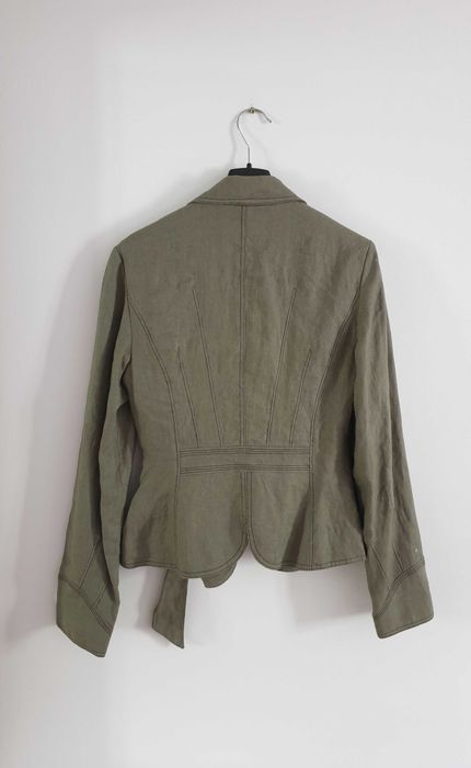 Sacou dama M George nou din in