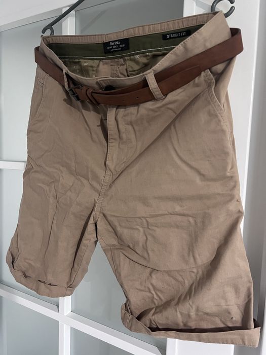 Pantaloni scurti Bershka