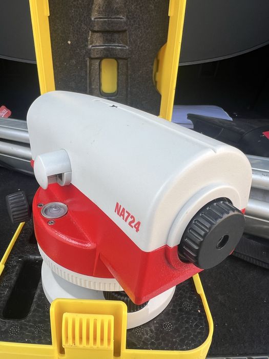 Nivela Leica NA724