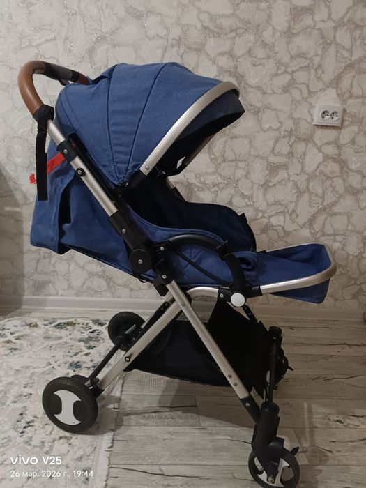 Продам прогулочную коляску