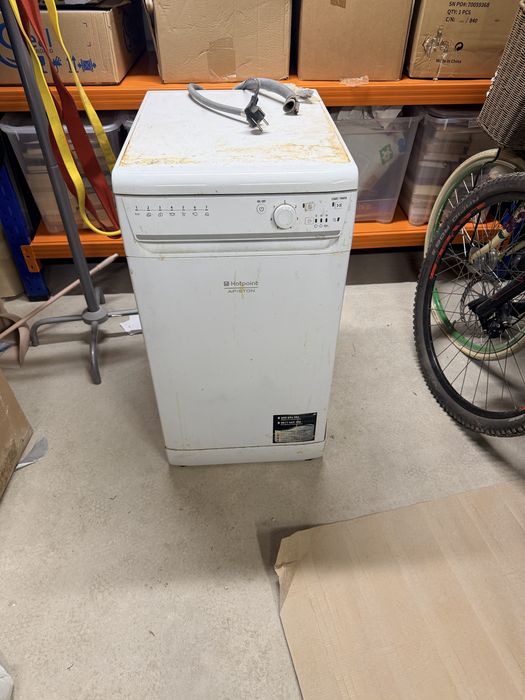 Съдомиялна Hotpoint Ariston 45 см – свободностояща, 7 програми