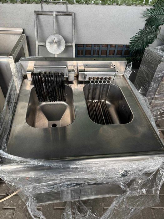 Utilaje de bucatarie - Hota, Friteuza, Masina tocat, Masa rece, Gril