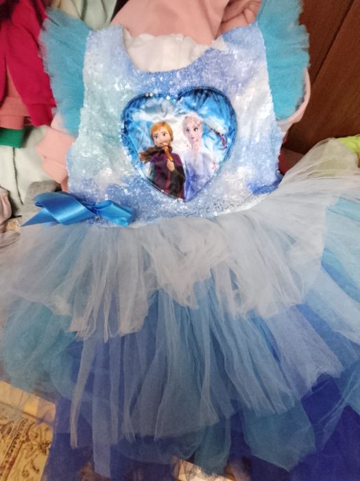 Платье праздничное