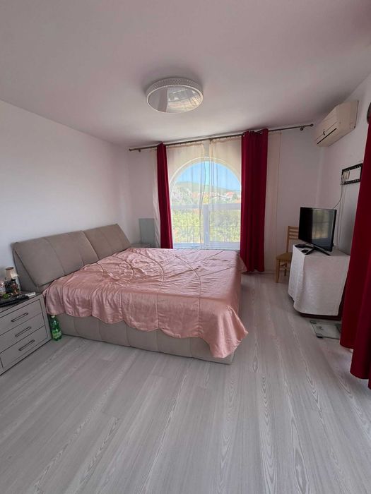 Дава се под наем Къща в Свети Влас - 200 кв.м за 1500 € - Снимка #4