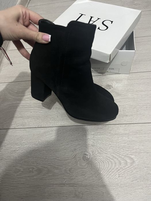 Дамски обувки номер 36