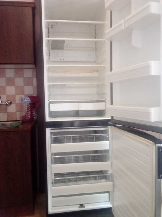 Хладилник с фризер два компресора