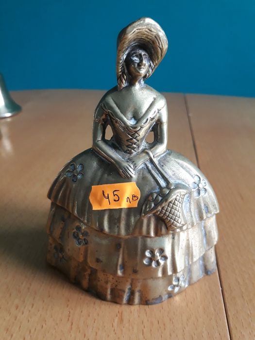 Месингови звънци