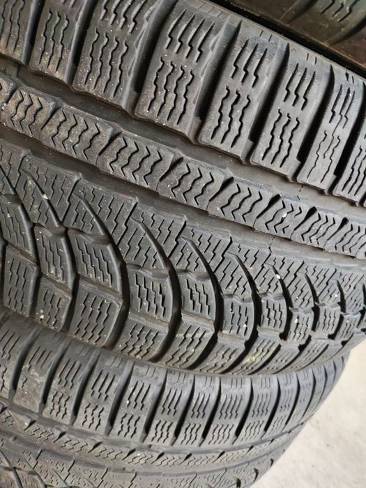 4 бр зимни 235/40/19 Hankook Дот 2020г