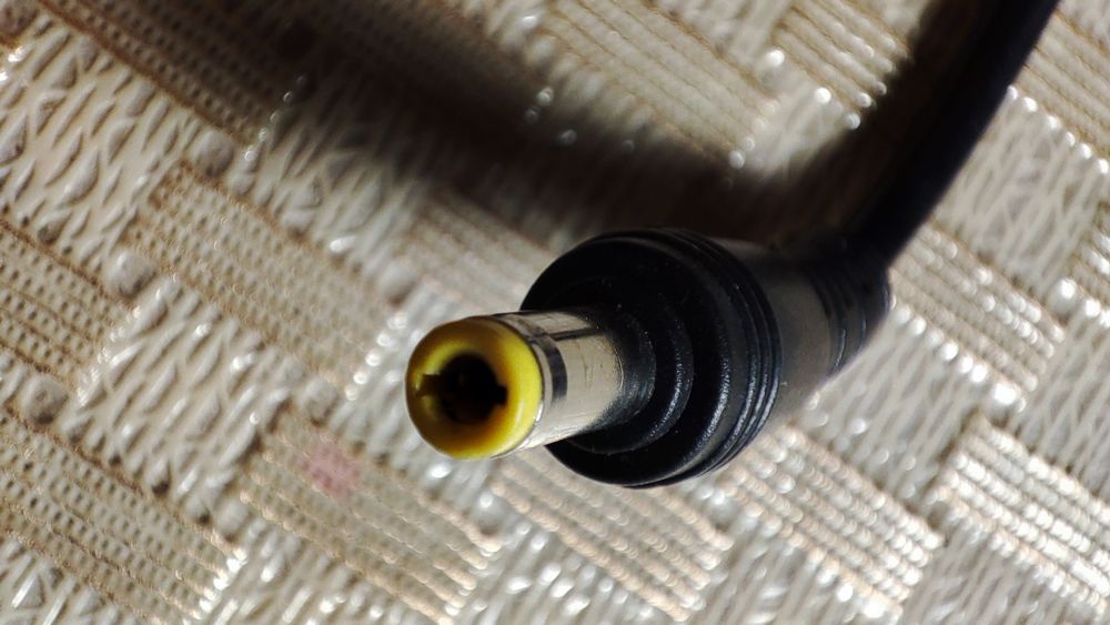 Зарядка для ноутбука