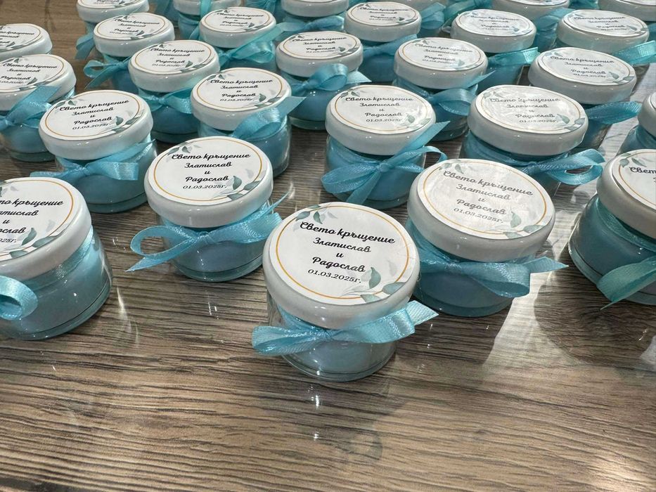 Подаръчета за гости - ароматни соеви свещи в бурканче за поводи