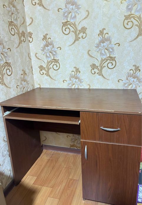 Письменный стол