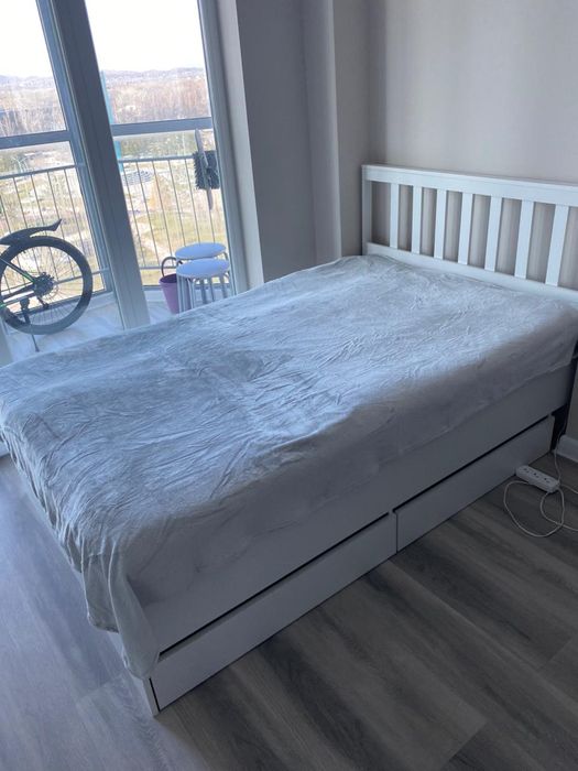 Продам кровать с матрасом