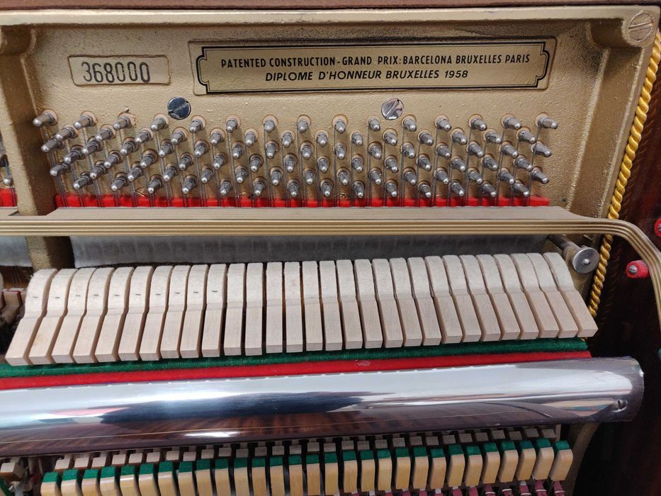 Роскошный инструмент Petrof