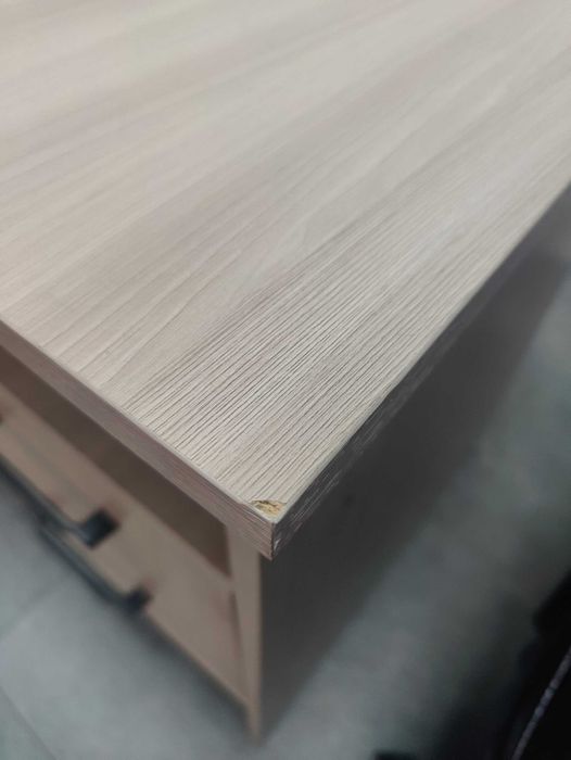 Стол офисный с ящиками.