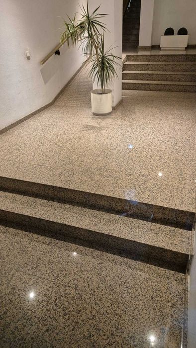 Scari din marmura si granit