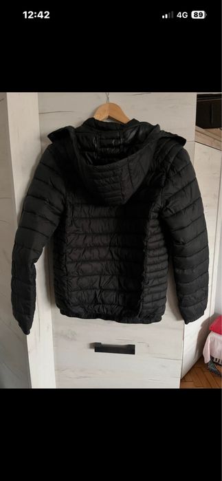 Geaca barbati puffer subtire marime S de la Bershka in stare f buna