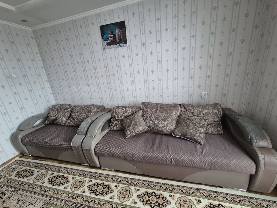 Продаётся диван с сафой