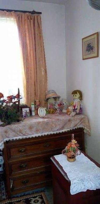 Продавам масивна триетажна къща в гр.Трявна