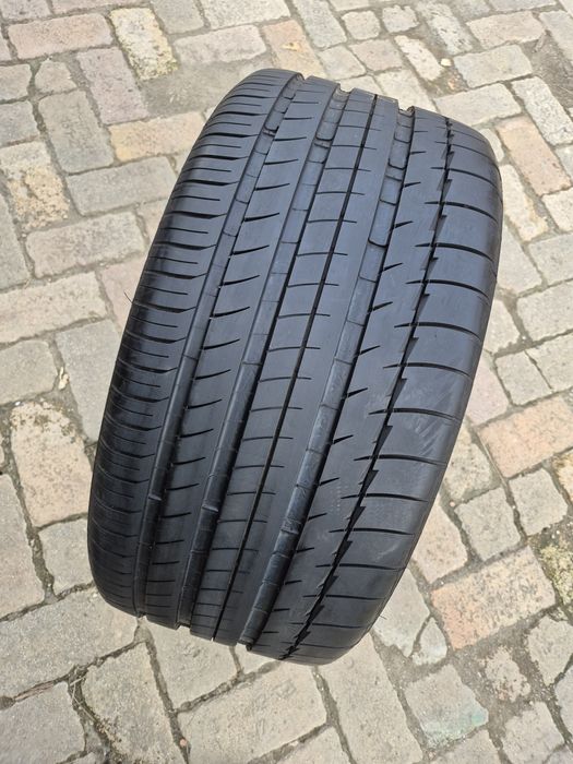 O bucată 295 35 R21 vară - una Michelin Pirelli