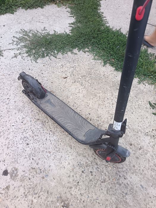 Vând trotinetă electrică