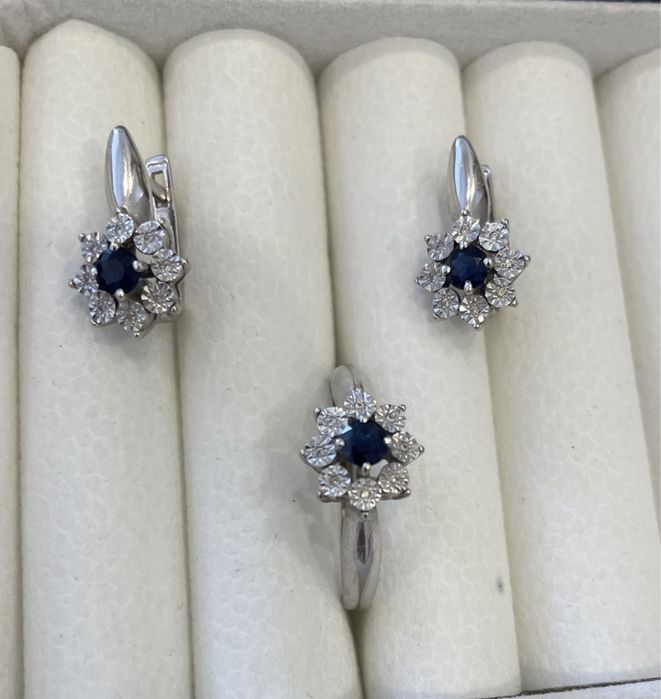 Комплект с бриллиантами и сапфиром