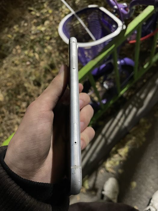 iphone xr 64ГБ Срочно