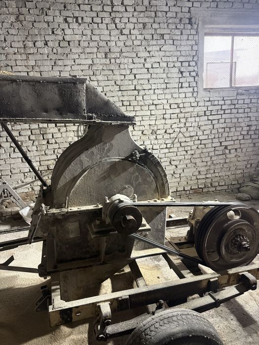 Зернодробилка кукурузная