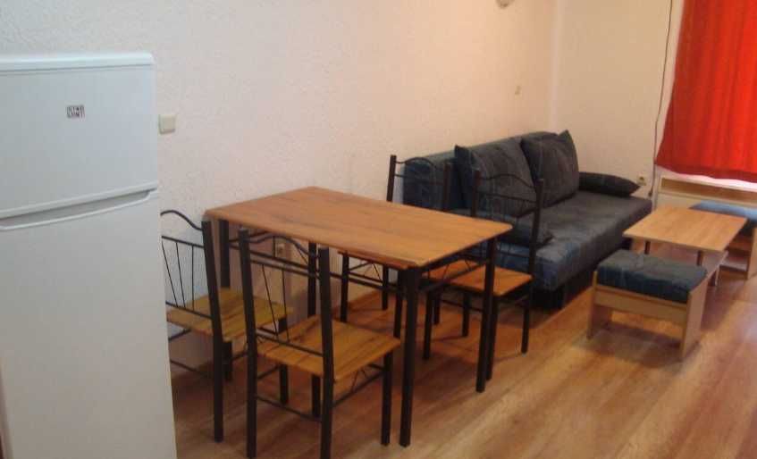 Дава се под наем Двустаен апартамент в Бургас, Изгрев - 50 кв.м за 81.6 € - Снимка #2