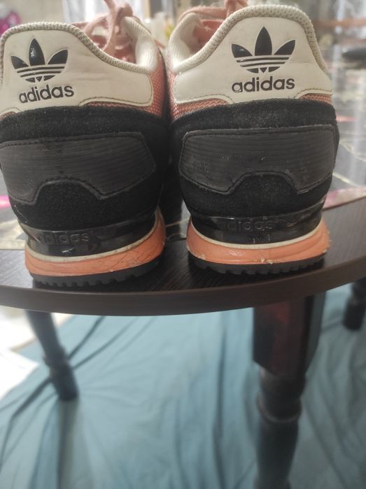 Кроссовки Adidas оригинал женские продам б/у