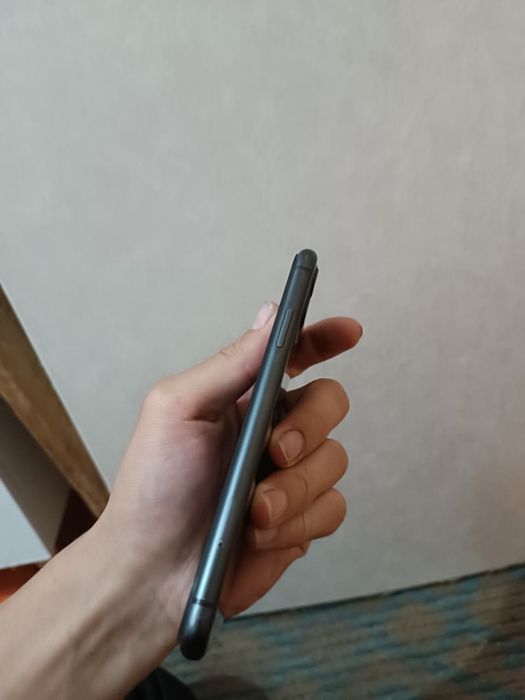 iphone 11 (128-гб) (76-емкост)