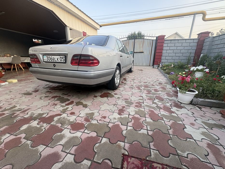 W210 2.3 AKPP  срочно