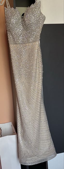 Официална рокля тип рокля по тялото