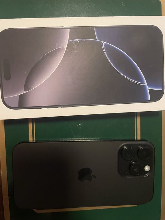 IPhone 16 Pro Max, 256 GB, respectiv IPhone 16 Pro, 256 GB