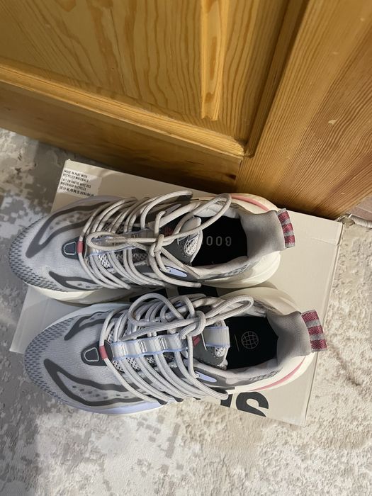 Кроссовки адидас новые!