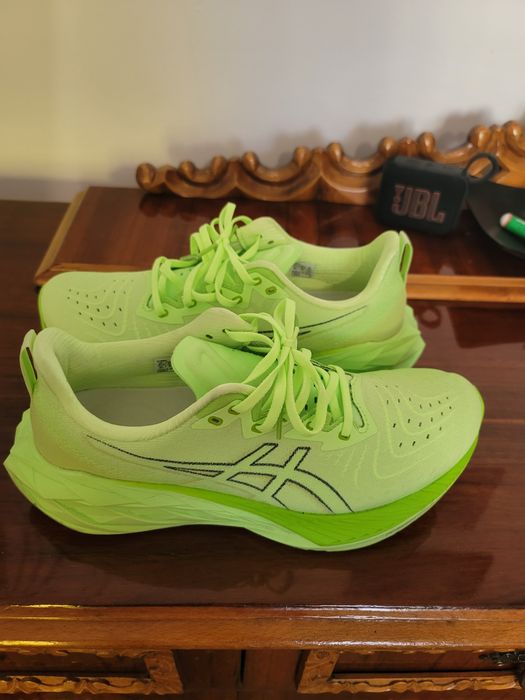 Vand Asics Novablast