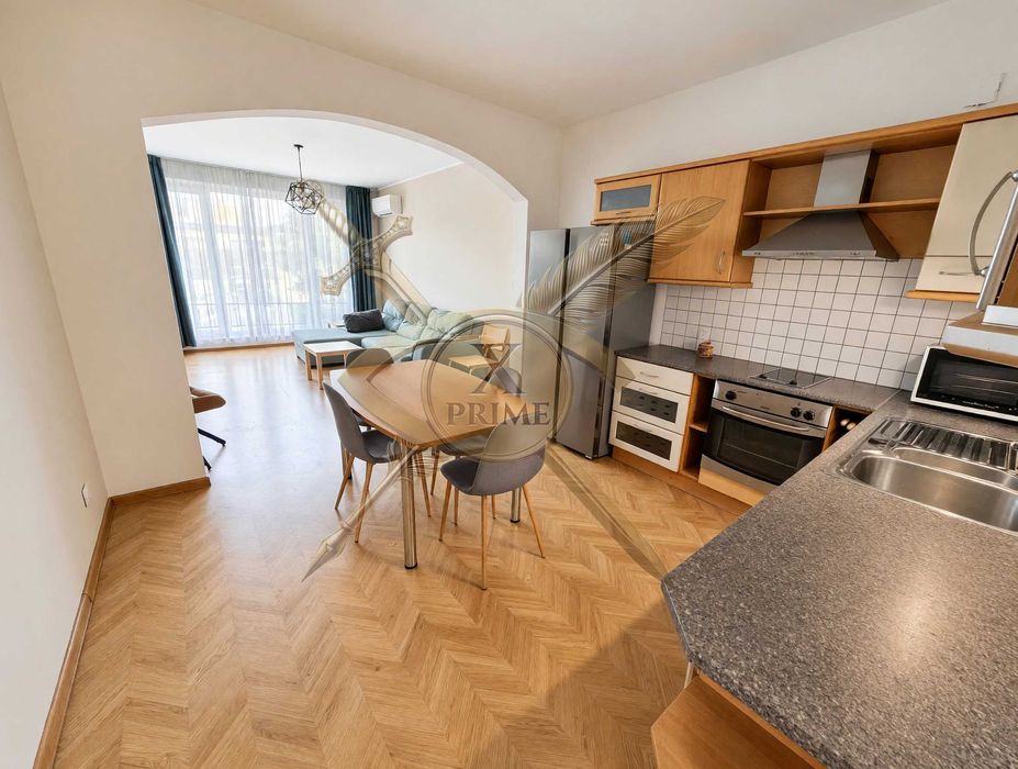 Дава се под наем Двустаен апартамент в Варна, Център - 90 кв.м за 680 € - Снимка #1