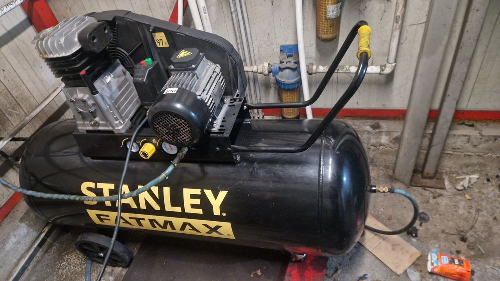 Compresor 270 l  STANLEY Fatmax
