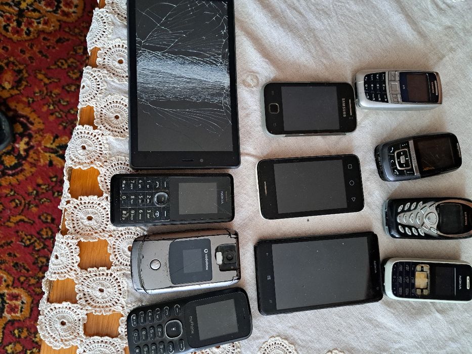 Телефони за части или скрап