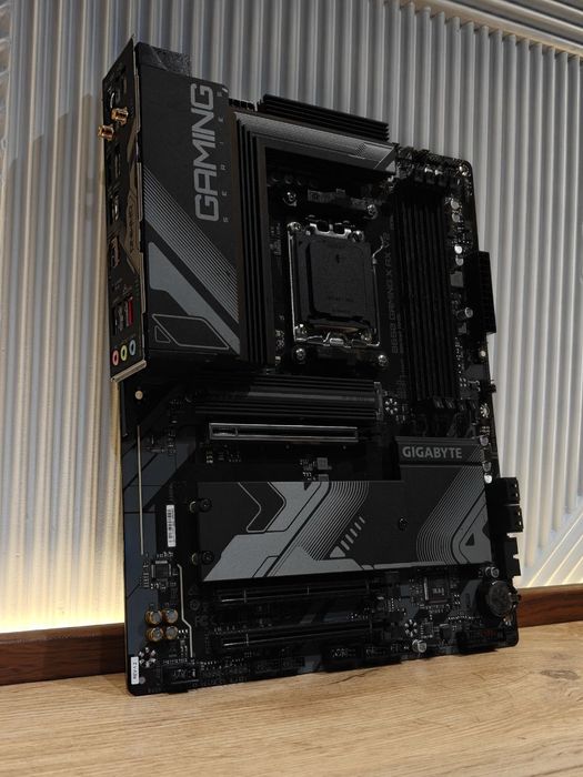 Gigabyte B650 gaming x v2 в отличном состоянии в количестве