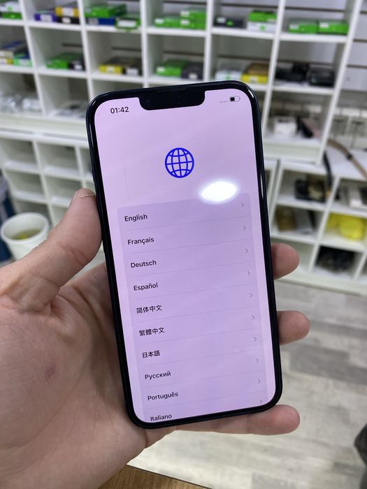 Продам Iphone 13