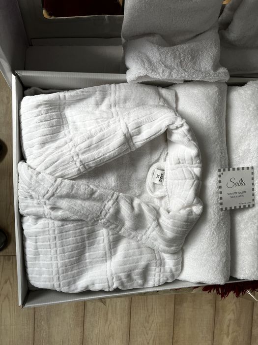 Комплект халатов с полотенцами