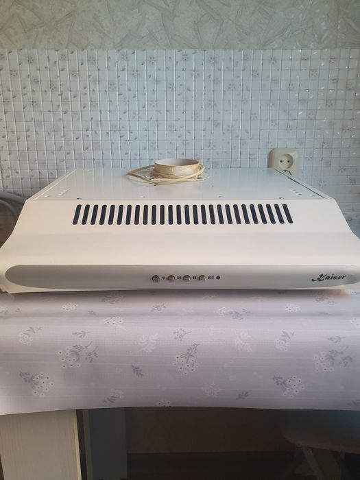 Продам вытяжку Kaiser
