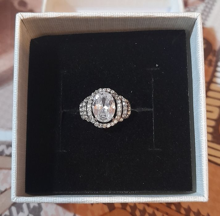 Vând urgent inel din argint